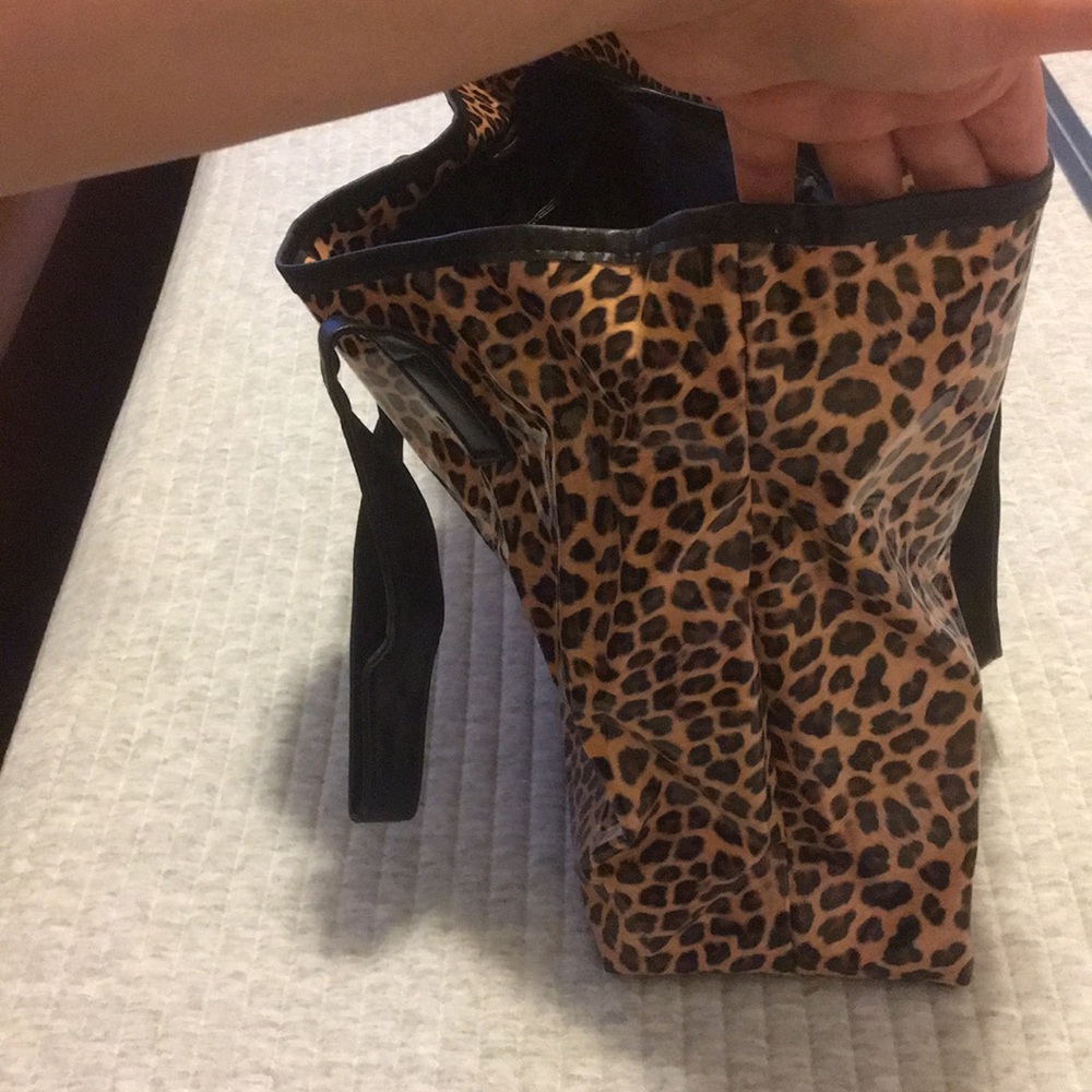 Handbag - Picture 2 of 7